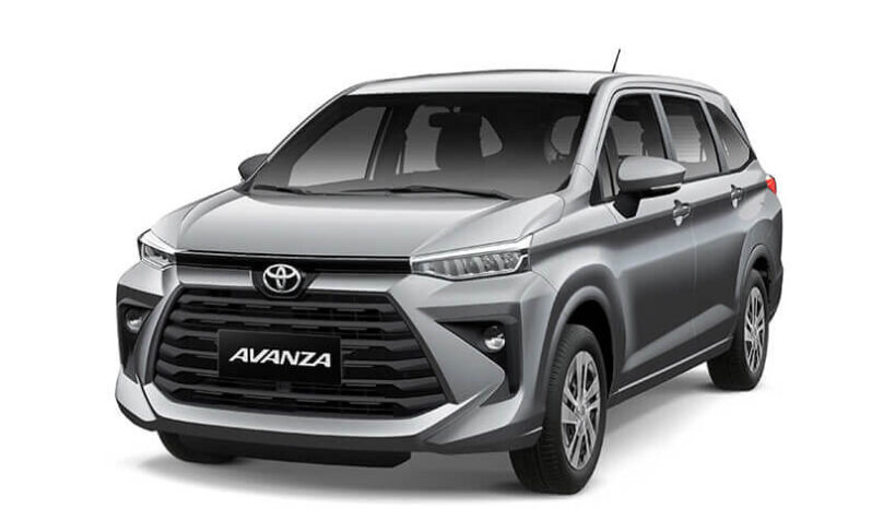 Toyota Avanza 2026 color blanco vista frontal en Perú
