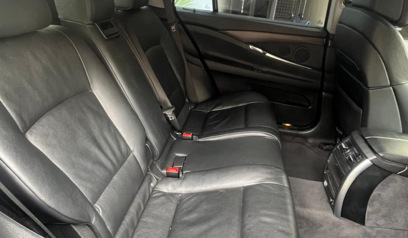 
								BMW Serie 5 2013 full									