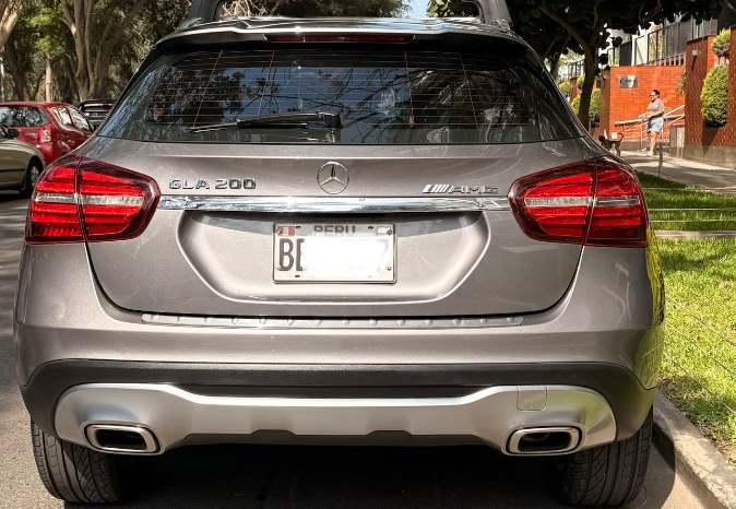 
								Mercedes-Benz GLA 200 Sport 2018 full									